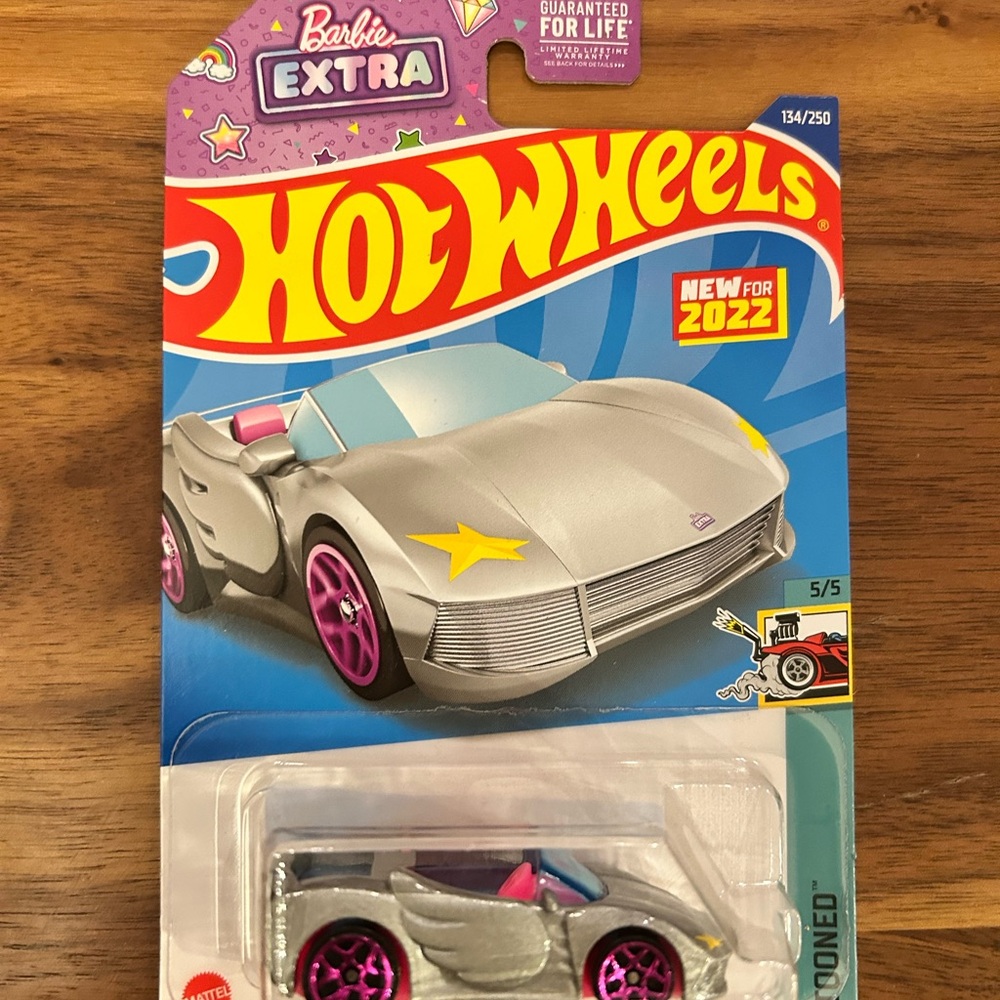 Hot Wheels 2022 Barbie Extra Tooned